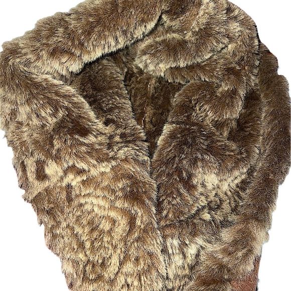 Like New Terry Lewis Classic Luxuries Fox Fur Coat - Picture 13 of 14